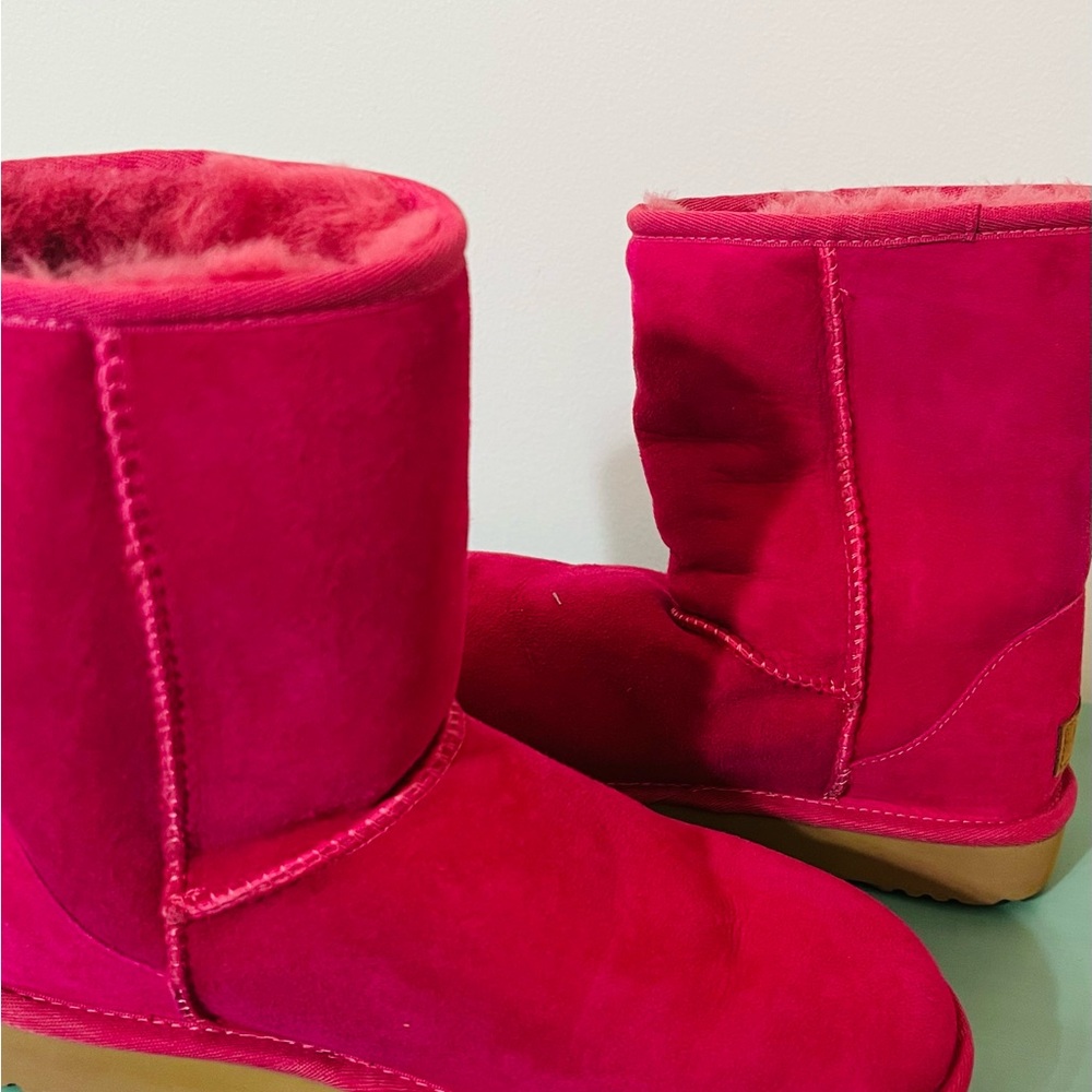 UGG Classic Short Strawberry Boots